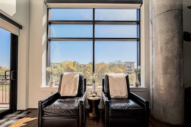 Large pictures windows ensure stunning views of Th