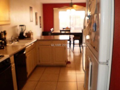 Kitchen. Refrigerator, microwave,dishwasher, oven/