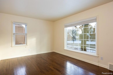 620 Catalpa Dr, Royal Oak, MI 48067 - photo 3