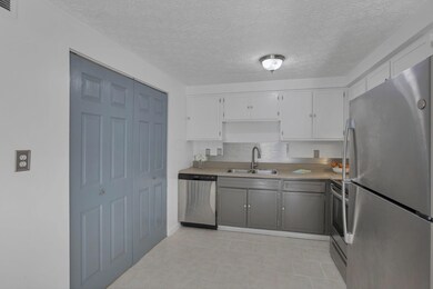 Kitchen/laundry closet