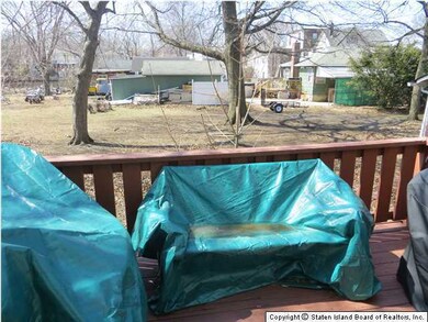 18 Simmons Ln, Staten Island, NY 10314 - photo 5