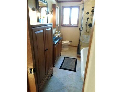 Full Bath. PATETE