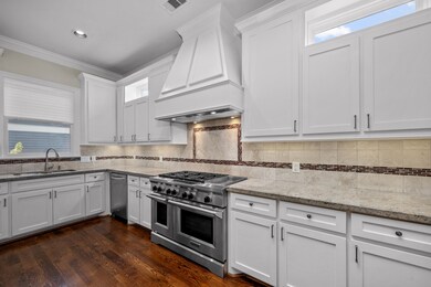 919 Arlington St, Houston, TX 77008 - photo 7