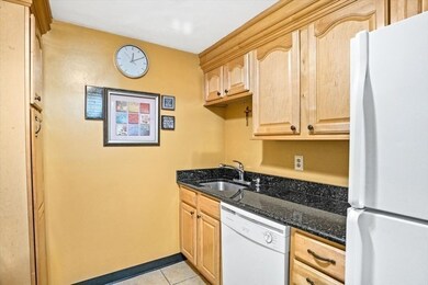 8 Kingswood Dr unit 8, Abington, MA 02351 - photo 2