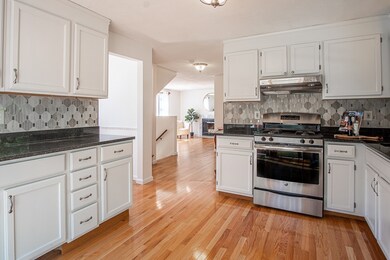 27 Buckingham Rd, Wilmington, MA 01887 - photo 2