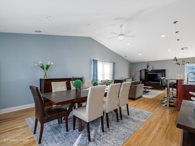 2008 Clematis Dr, Algonquin, IL 60102 - photo 3