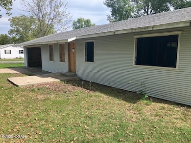 10607 N Maple, Butterfield, MO 65623 - photo 4