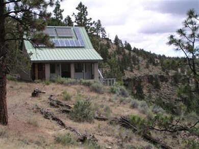 17039 Canyon Crest Dr, Sisters, OR 97759 - photo 2