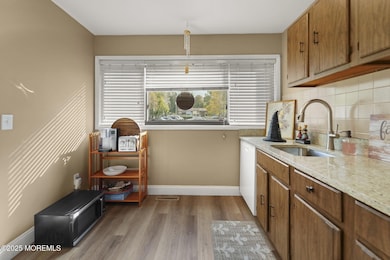 942 Jamestown Rd, East Windsor, NJ 08520 - photo 5