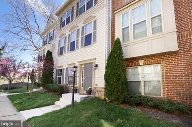 1402 Occoquan Heights Ct, Occoquan, VA 22125 - photo 2