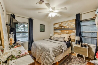 1042 W 30th St, Houston, TX 77018 - photo 7