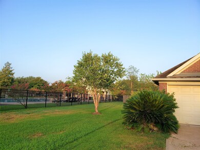 7903 Swan Hollow Ct, Houston, TX 77041 - photo 3