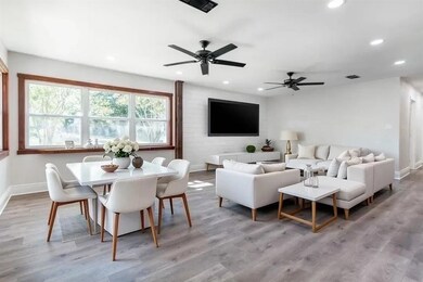 Virtually Staged Living/Dining Combo