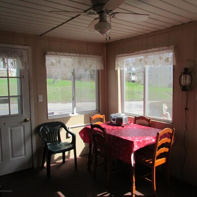 952 E Drinker St, Dunmore, PA 18512 - photo 4