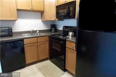 11403 Stoney Point Place, Germantown, MD 20876 - photo 4