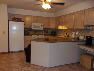 107 S Rauthland Ave, Wapakoneta, OH 45895 - photo 6