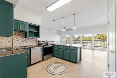 918 Tarpon Ave unit 18, Port Isabel, TX 78578 - photo 4