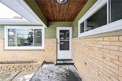A great covered one step entry area. I love the ne