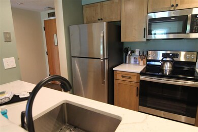 48 Cooper Memorial Dr unit 202, Lincoln, NH 03251 - photo 2