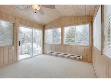 Peaceful Setting, Vaulted Ceiling