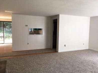 To kitchen/dining