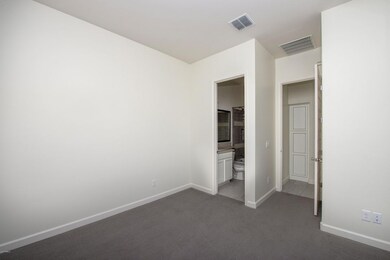 005_Bedroom 2 Suite