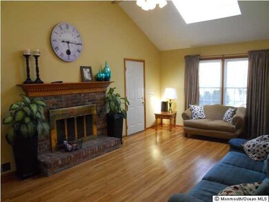 8 Stevens Dr, Holmdel, NJ 07733 - photo 3