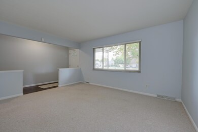 Living Room-009-029-3000x2000