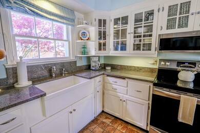 24 Smith St, Ludlow, VT 05149 - photo 2