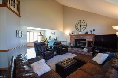 1919 Ridgehurst Dr, Wickliffe, OH 44092 - photo 4