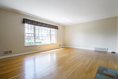3082_Halesworth_living room 2
