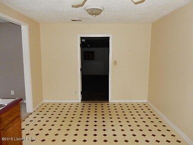 9100 New Maple Rd, Louisville, KY 40229 - photo 5