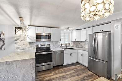 5-web-or-mls-2048-w-windermere-ave