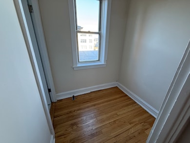 unlisted-address, Berwyn, IL 60402 - photo 5