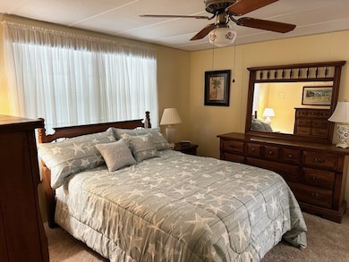 5200 28th St N unit 526, Saint Petersburg, FL 33714 - photo 2