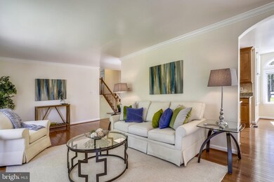 9640 Cinnamon Creek Dr, Vienna, VA 22182 - photo 4