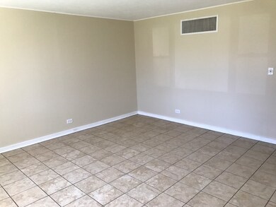 1021 S Elmwood Ave unit B, Waukegan, IL 60085 - photo 3