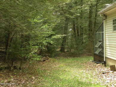 17 Smith Cir, Jim Thorpe, PA 18229 - photo 2