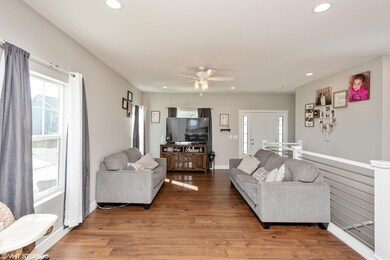 02_301NPacheaCircle_1_LivingRoom_HiRes
