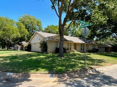 1101 Skylark Dr, Denton, TX 76205 - photo 2