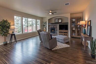 20682 NE Comet Ct, Bend, OR 97701 - photo 2