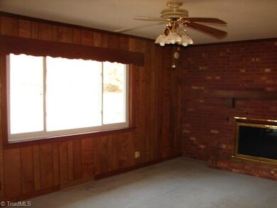 348 Oak View Ln, Asheboro, NC 27205 - photo 5