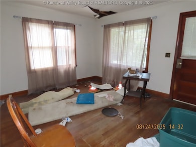 957 Hunter Rd, Charleston, WV 25311 - photo 6