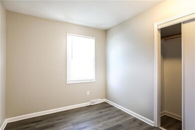 19801 E Millhaven St, Independence, MO 64056 - photo 7