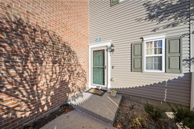 843 Mystic Pointe Dr unit 843, Lewis Center, OH 43035 - photo 5