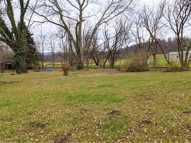 107-108 Leachman St, Unity  Township, PA 15693 - photo 7