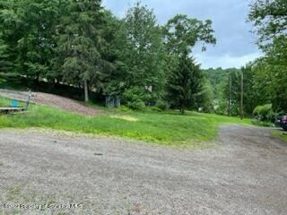 304 Hon Ln, Lake Winola, PA 18625 - photo 3