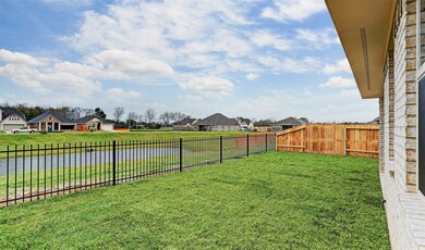 1661 Maggie Trail Dr, Alvin, TX 77511 - photo 3