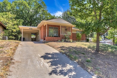 300 Myrtle Dr, Hurst, TX 76053 - photo 5