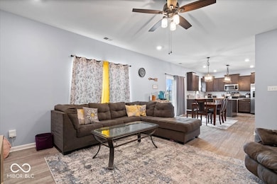 6536 W Shoreline Ct, Greenfield, IN 46140 - photo 5